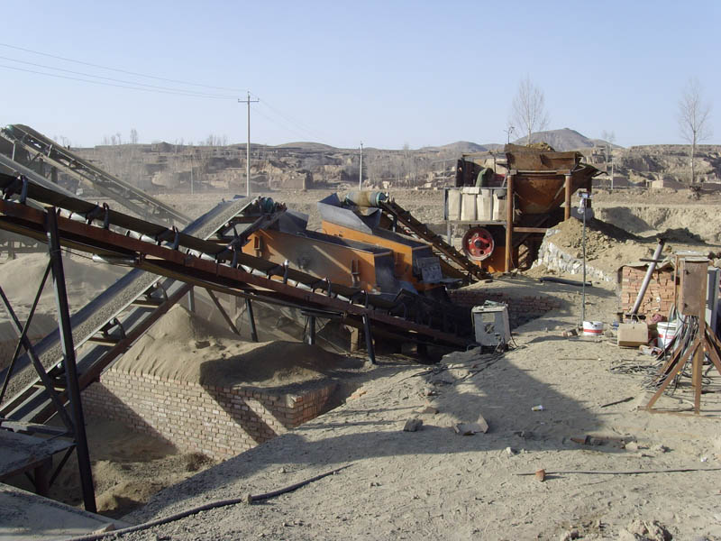 礦山破碎選鐵設(shè)備現(xiàn)場(chǎng)